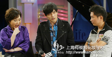 男生学化妆有前途吗?